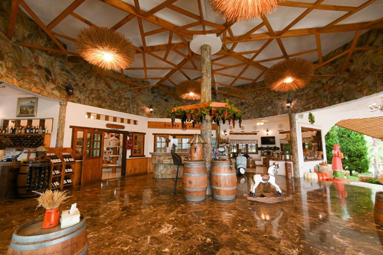 Swiss Valley Hip Resort Szuanphung Kültér fotó