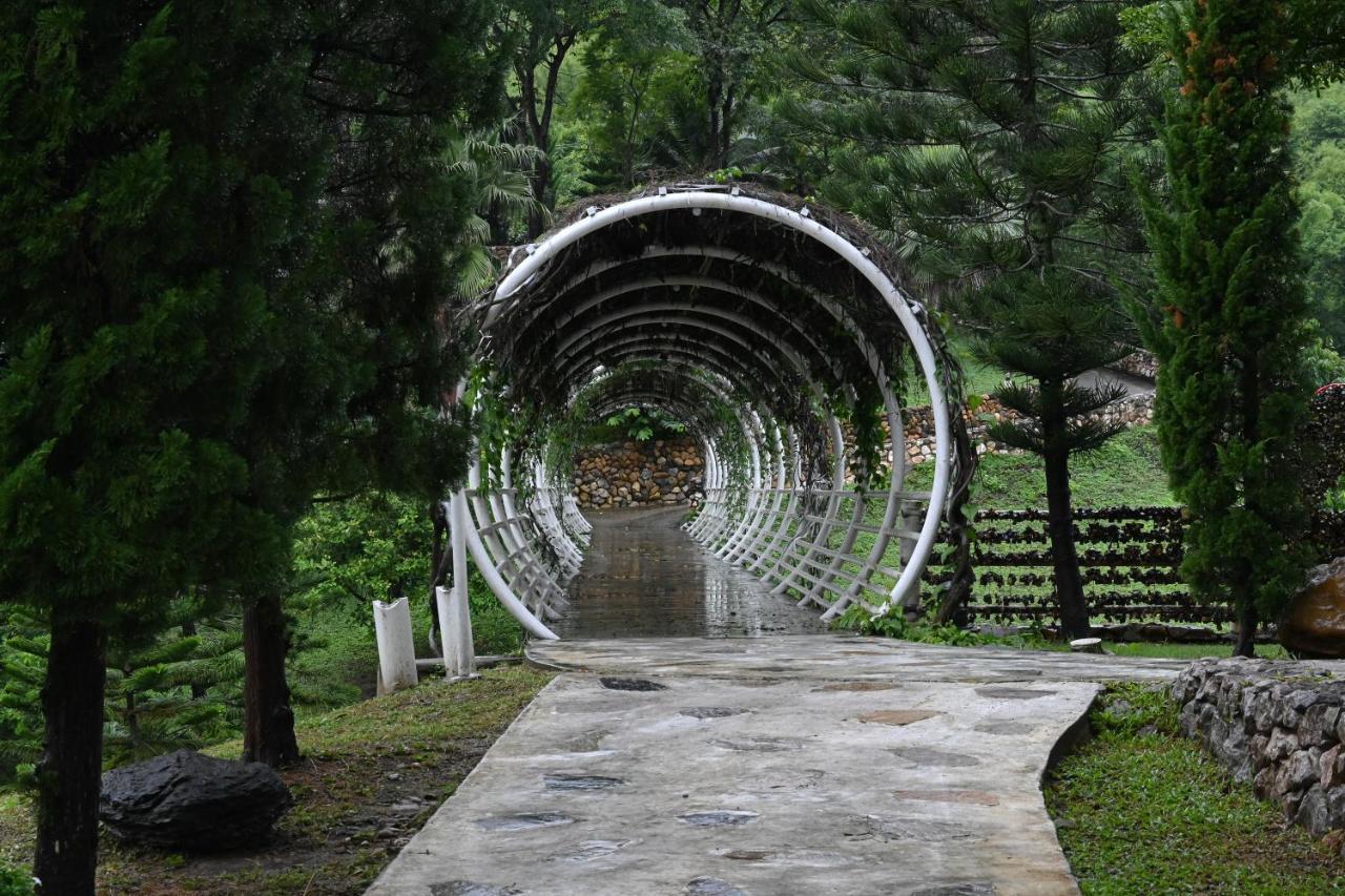 Swiss Valley Hip Resort Szuanphung Kültér fotó