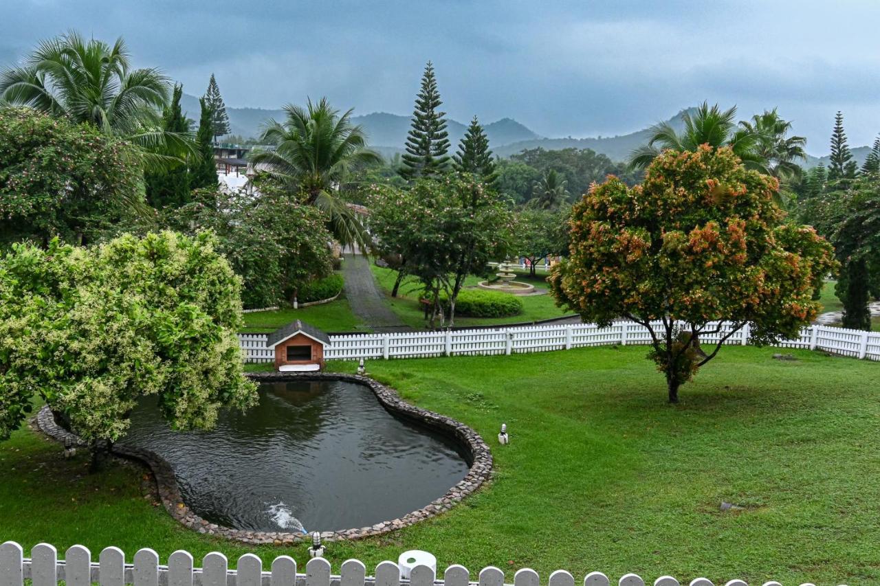 Swiss Valley Hip Resort Szuanphung Kültér fotó